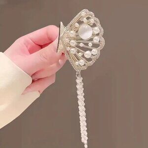PEARLY SHELL HAIR CLIP